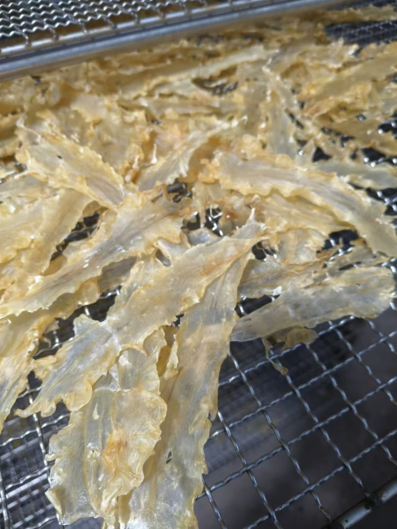 青岛鳕鱼花胶各规格齐全，足干肉厚，保质保量