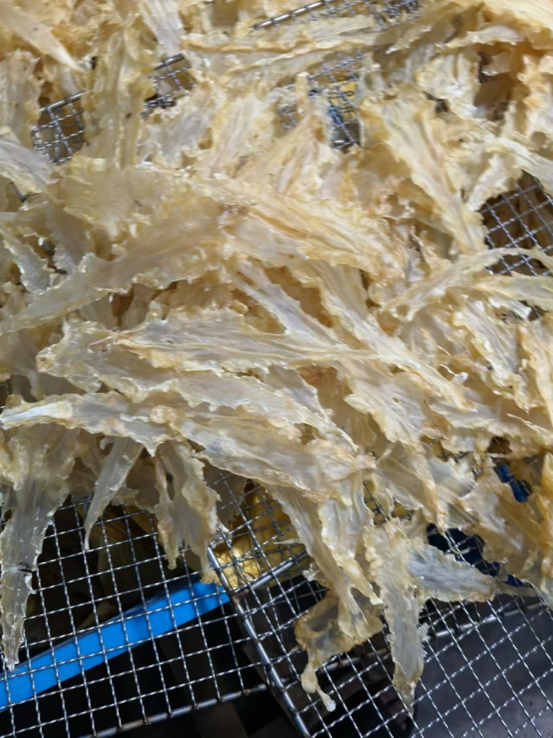 青岛鳕鱼花胶各规格齐全，足干肉厚，保质保量
