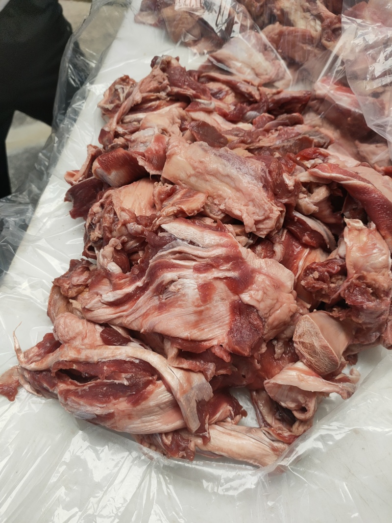 源头厂家直发。纯干无油牛肉筋，长期供用量大优惠