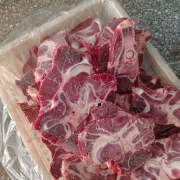国产满肉牛脖骨。可以按要求定做大小包装。长期供应！