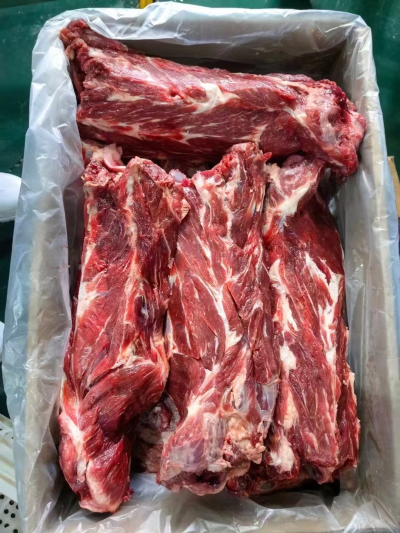 国产满肉牛脖骨。可以按要求定做大小包装。长期供应！