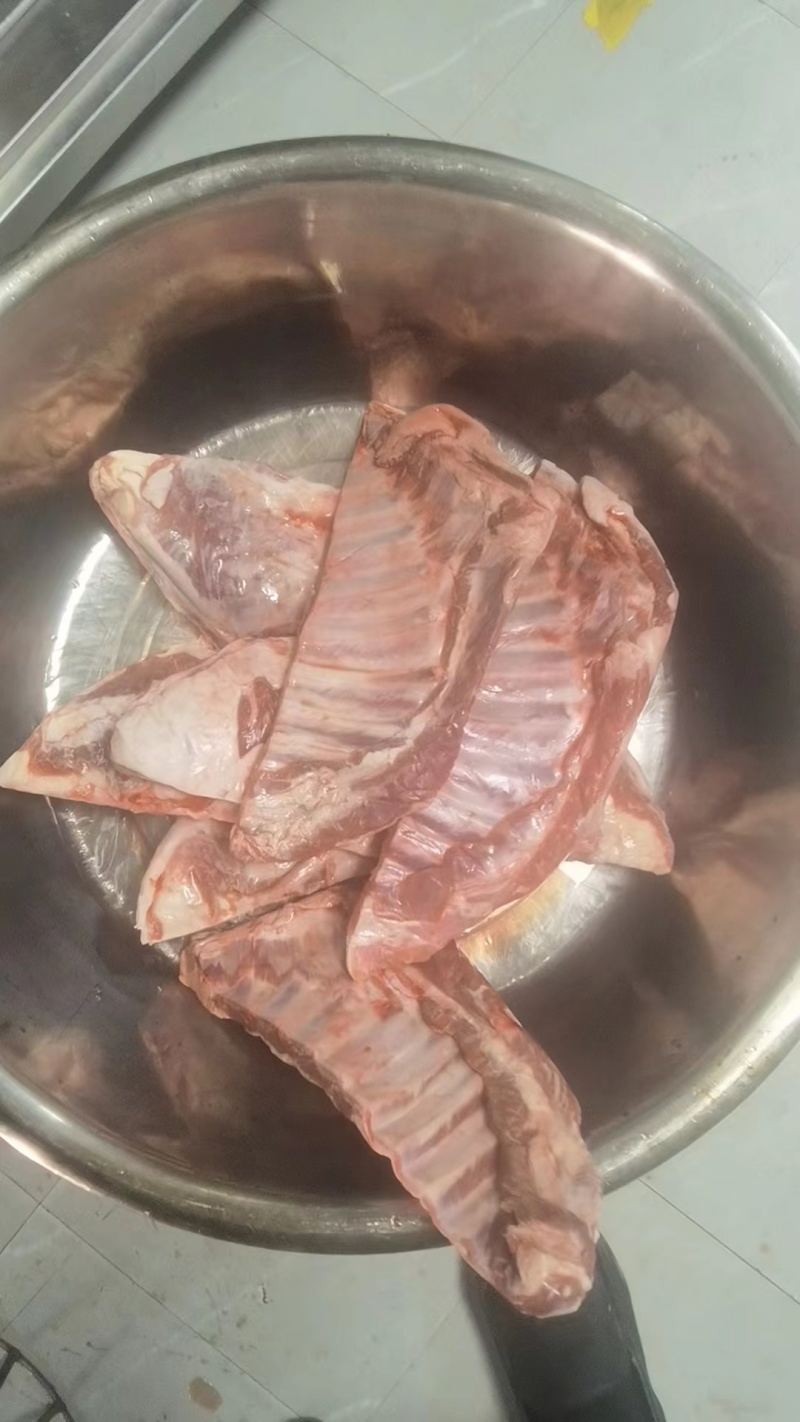 羊排，国产精修羔羊排，颜色鲜亮，独立包装，牛羊产品涨价中