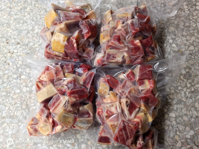 带皮带骨牛肉，红烧黄焖，价格低，适合中晚餐，酒席，食堂等