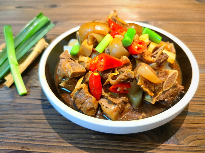 带皮带骨牛肉，红烧黄焖，价格低，适合中晚餐，酒席，食堂等
