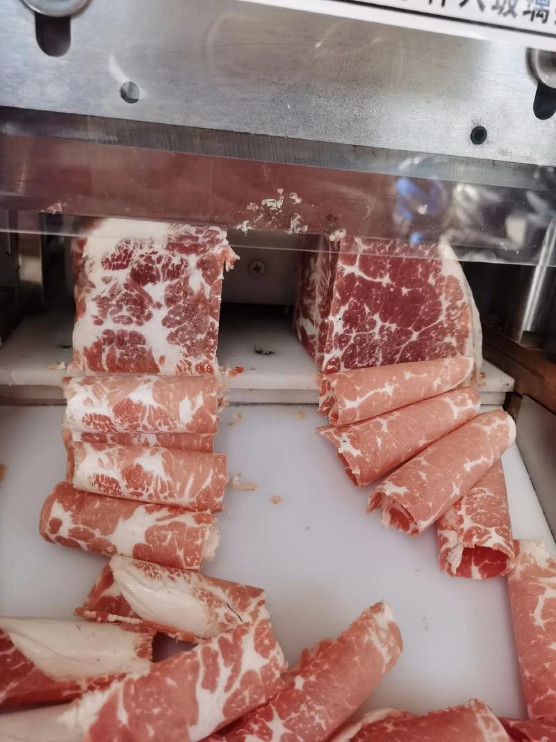 牛肩峰大块牛肉雪花文理，切片，煎炸大量库存量大从优