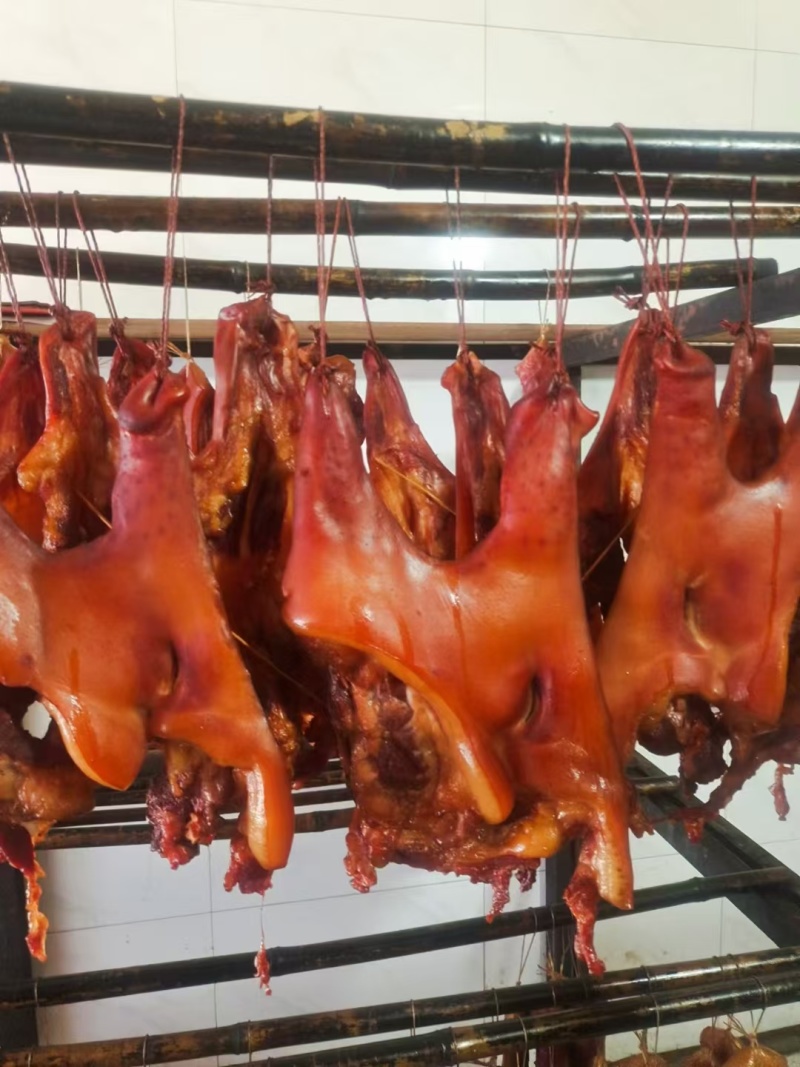 四川腊肉，香肠，自己家养的粮食猪手工制作品质经得起考验