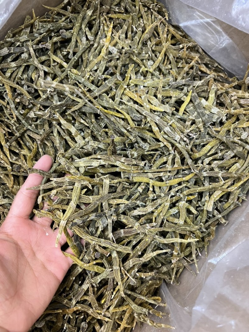 珍虫石斛条，好货不多，需要的老板来电460一斤