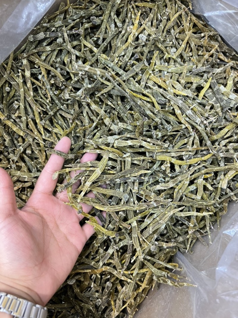 珍虫石斛条，好货不多，需要的老板来电460一斤