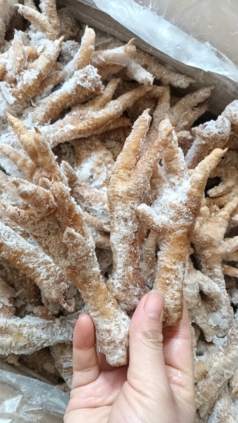 鸡爪，油炸纯干鸡爪，一件210个左右，个头均匀卤熟出称高