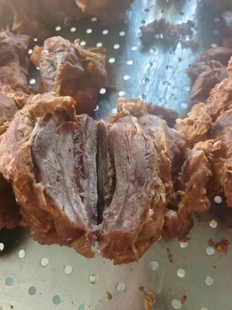精品酱牛肉采用牛脖肉产地直发品质保证量大从优欢迎联系