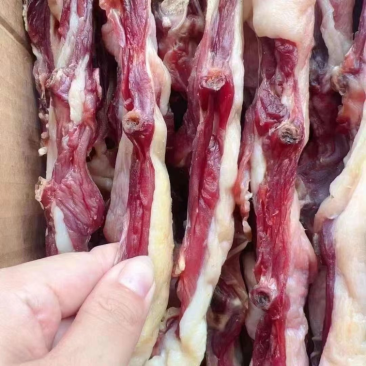 精品腊鸭条普通腊鸭条都有工厂自产自销价格便宜。