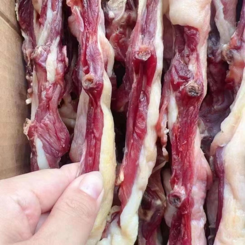 精品腊鸭条普通腊鸭条都有工厂自产自销价格便宜。