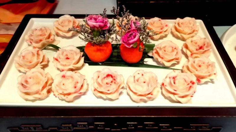 鳕鱼肉玫瑰花鳕鱼肉火锅餐饮装饰小吃海鲜丸子玫瑰花鳕鱼肉
