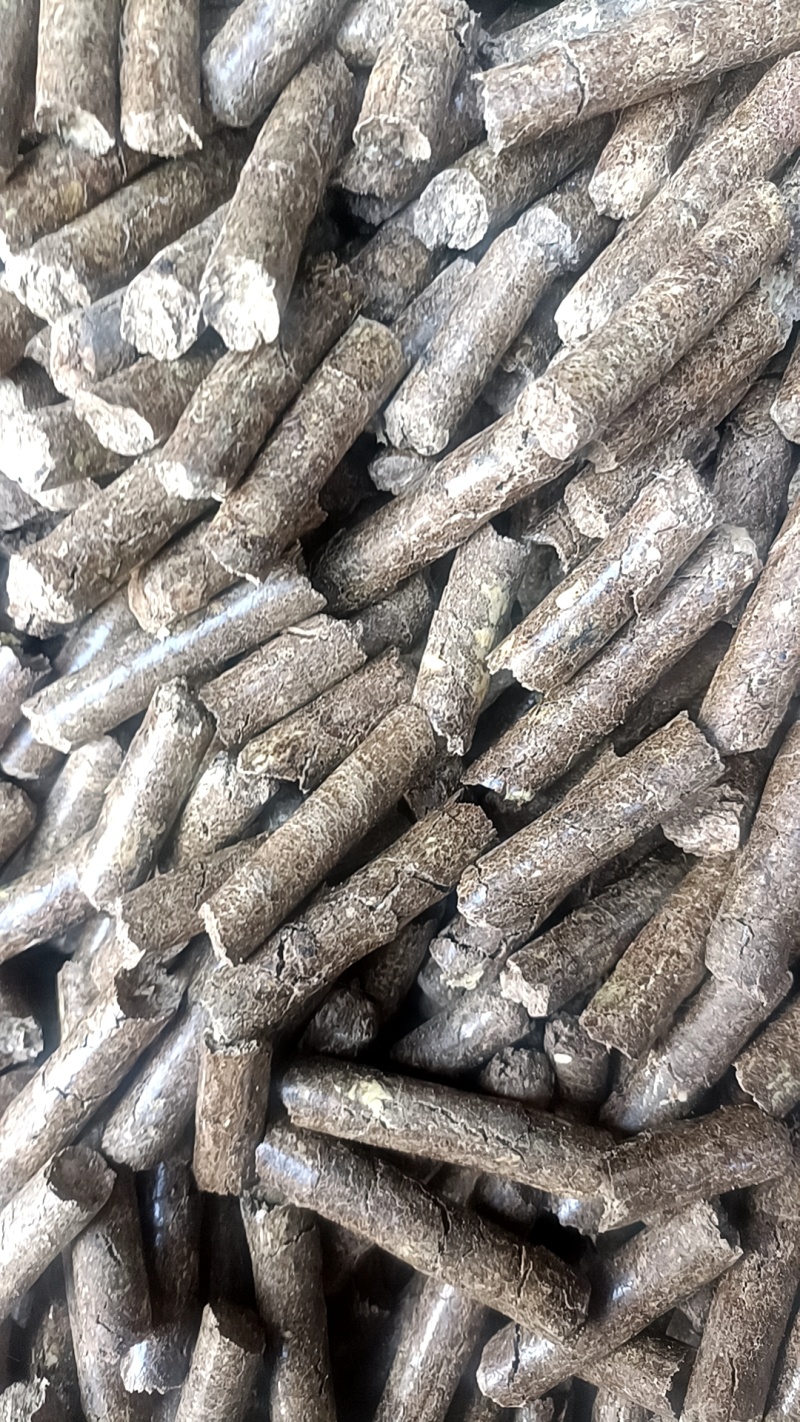 精品生物质颗粒燃料灰分低热值高厂家直适合燃烧炉电厂等