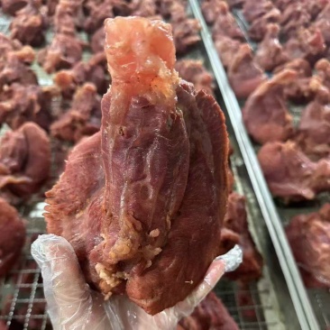 五香熟龟腱，五香牛肉，不加任何添加剂。全国冷链均可发货