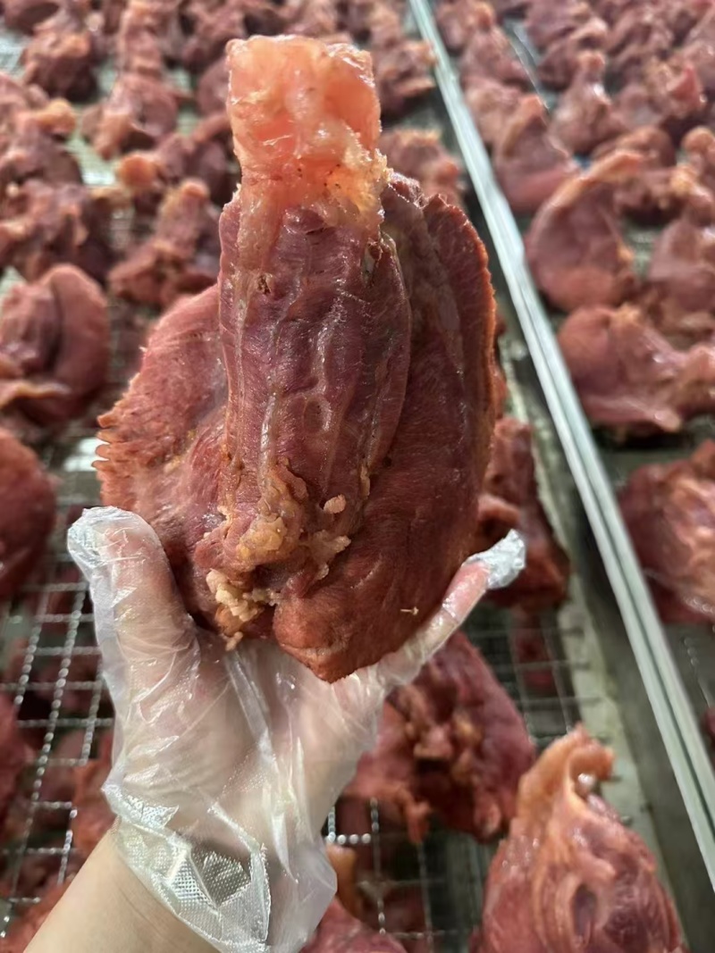 五香熟龟腱，五香牛肉，不加任何添加剂。全国冷链均可发货