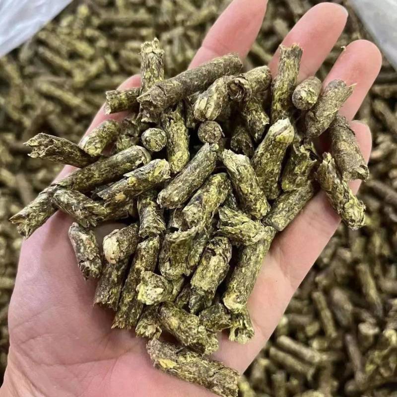饲料精品牛羊颗粒饲料高温草料熟化牛羊马无土霉变