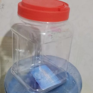 大容量方瓶配提手盖好看看用