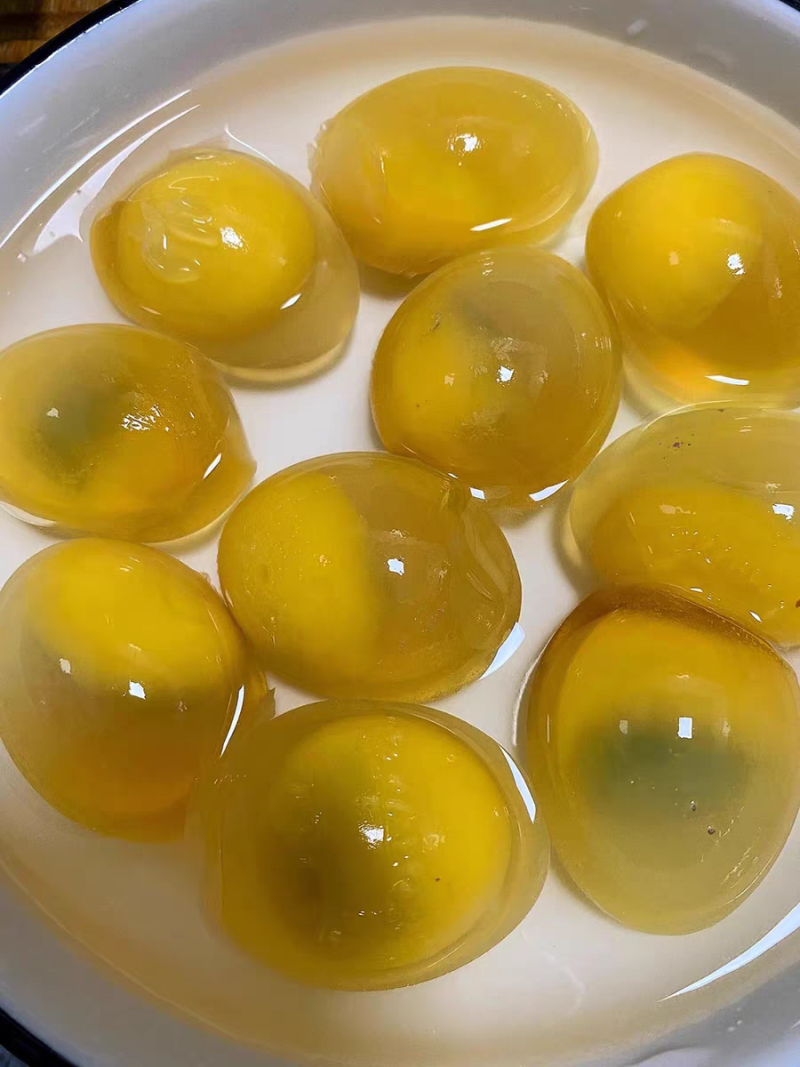 糖心变蛋无铅松花蛋黄色速成鸡皮蛋厂家直销筐装价格美丽