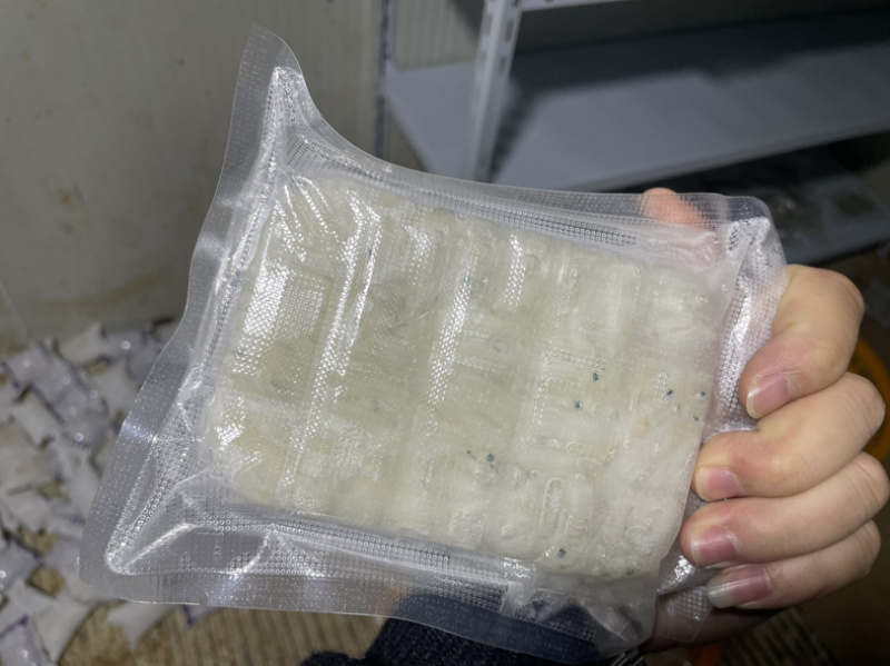 抚仙湖谈水野生银鱼、我们踩用新鲜速冻，真空包装、