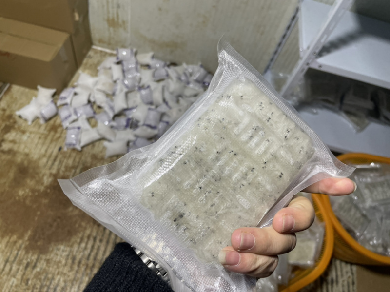 抚仙湖谈水野生银鱼、我们踩用新鲜速冻，真空包装、