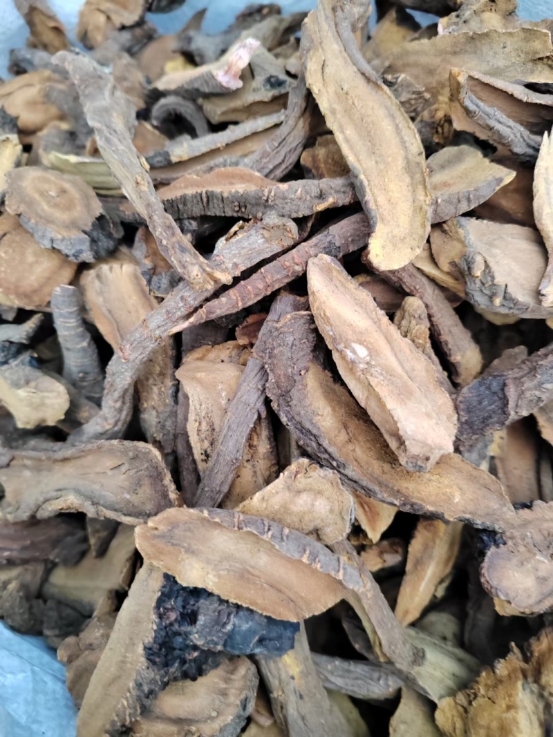 土大黄60吨出售，（兽用）
