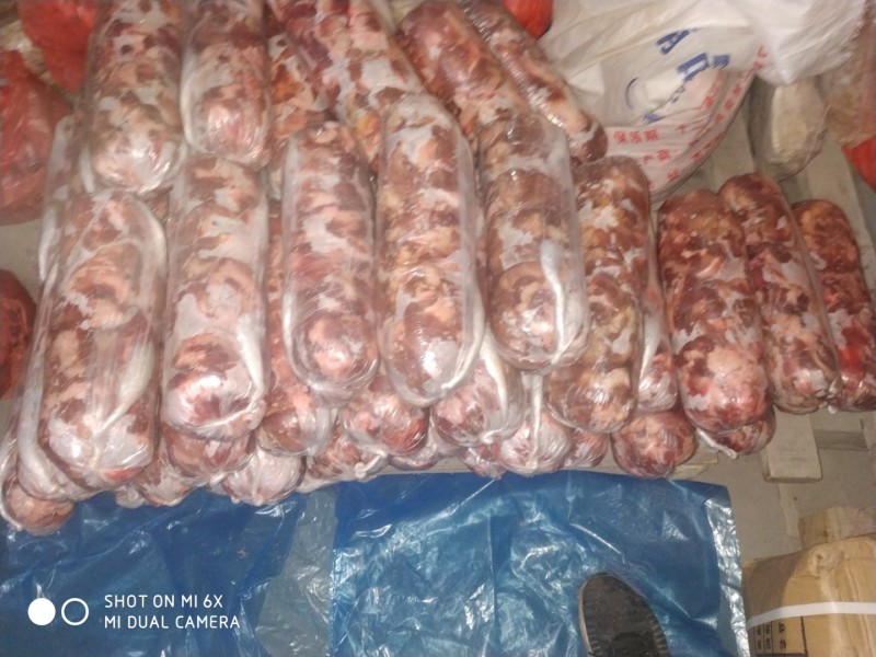 牛碎肉，纯干无水，块大，最小块3两以上，大的六七两