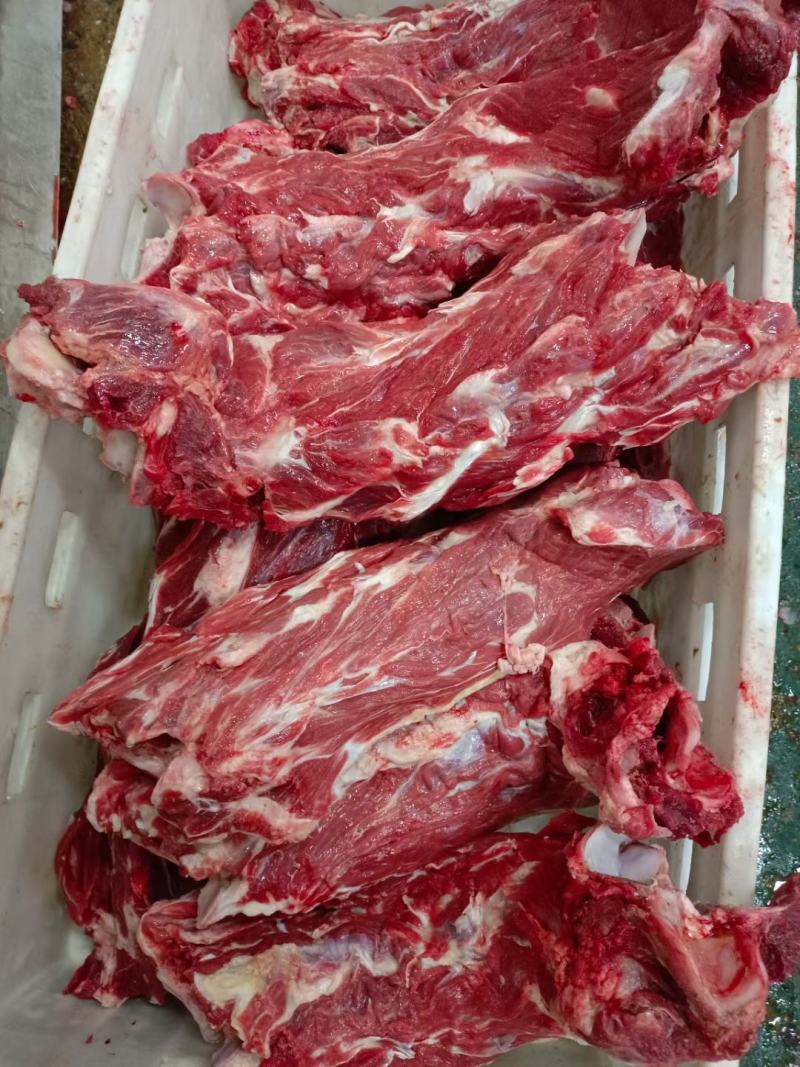国产多肉牛脖骨一分钱一分货，包你物有所值。