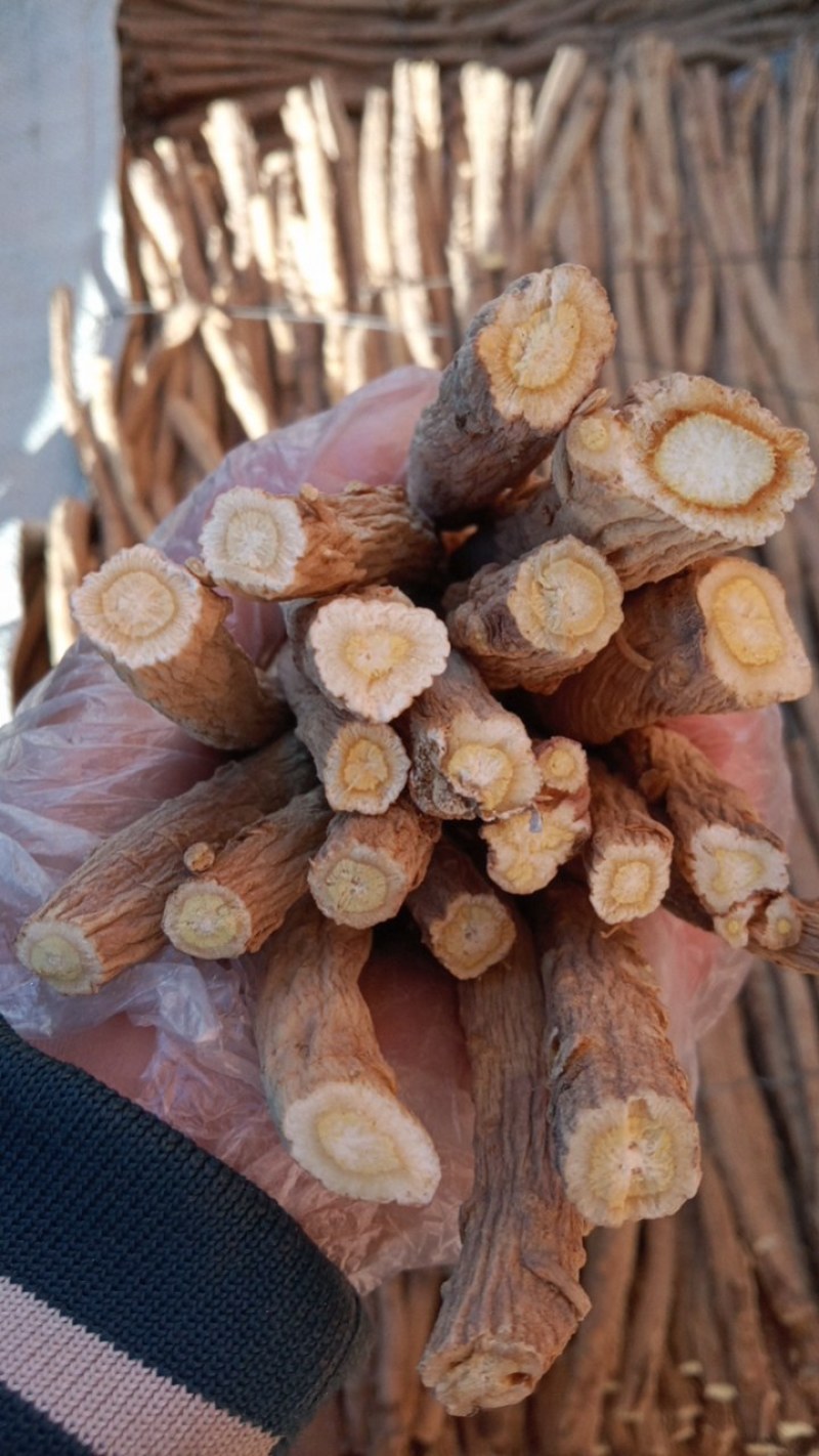 今年的新关防风。颜色好，价格高质量有保障
