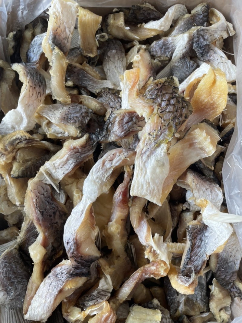 风干草鱼条腊鱼干草鱼条鱼干皖鱼干地摊电实体