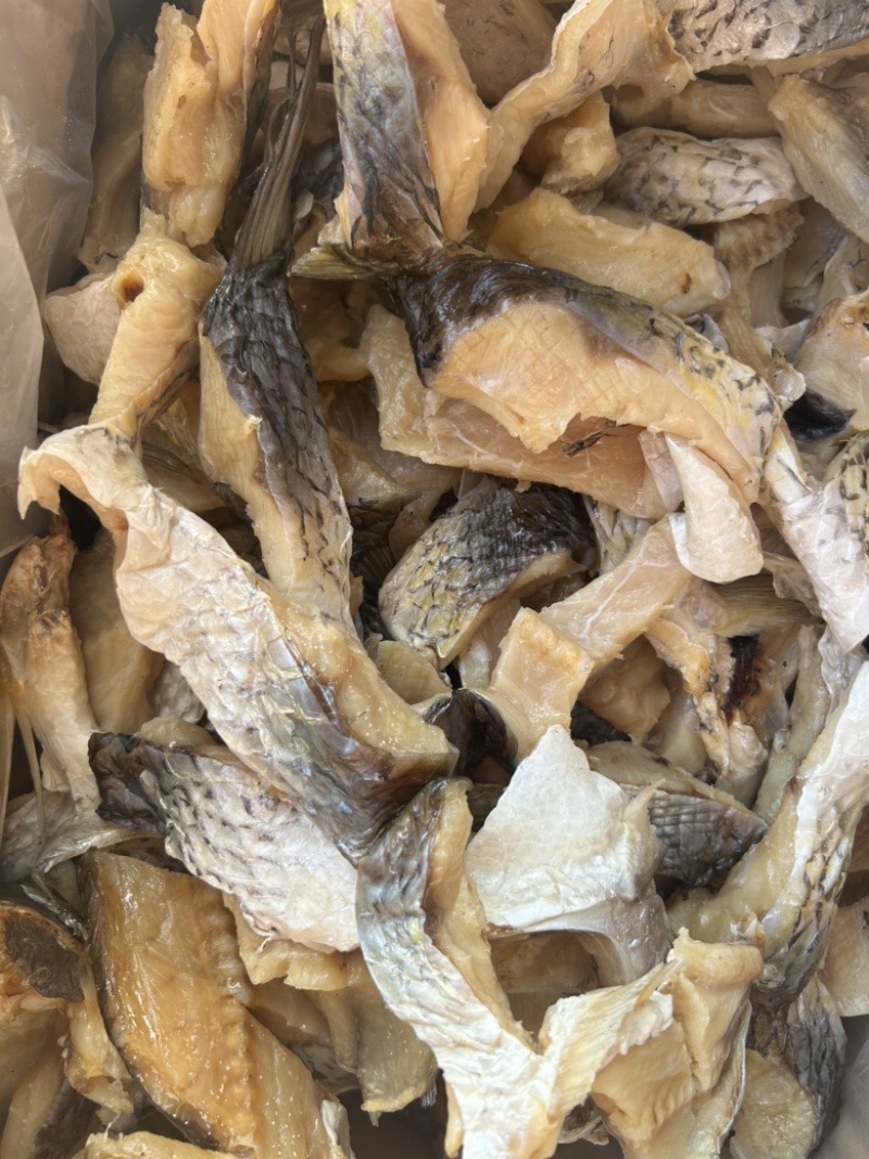 风干草鱼条腊鱼干草鱼条鱼干皖鱼干地摊电实体