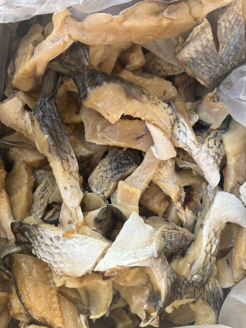 风干草鱼条腊鱼干草鱼条鱼干皖鱼干地摊电实体