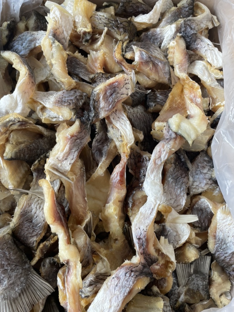 风干草鱼条腊鱼干草鱼条鱼干皖鱼干地摊电实体