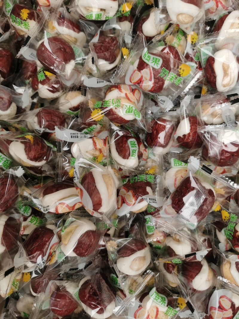 腰果泡芙枣选用新疆优质灰枣肉质饱满独立包装产地直发