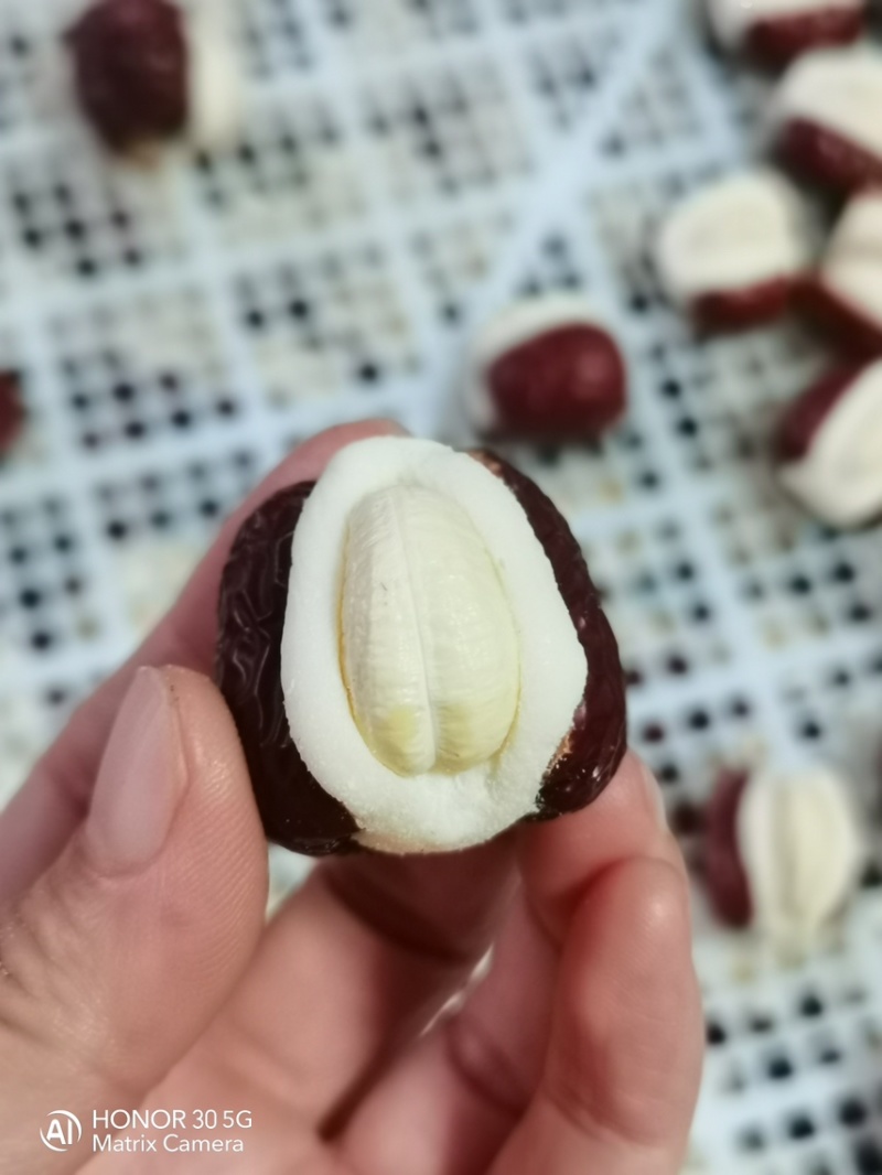 腰果泡芙枣选用新疆优质灰枣肉质饱满独立包装产地直发