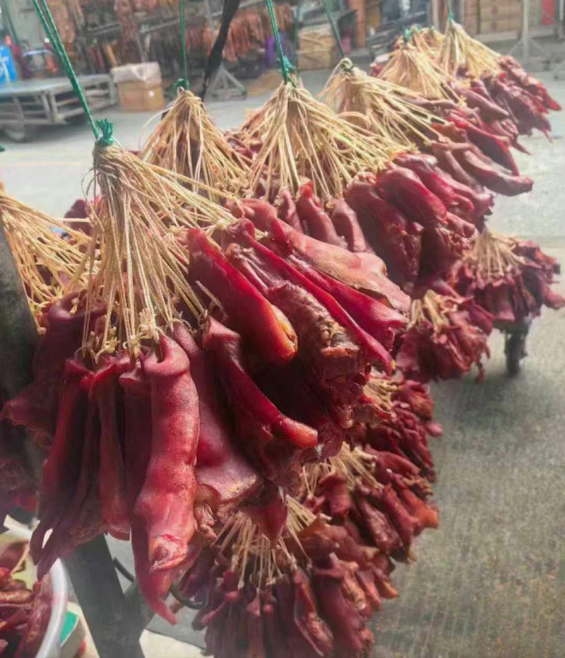 烟熏腊味拱嘴卤拱嘴烟熏猪拱嘴凉菜卤菜店地摊拱嘴批发