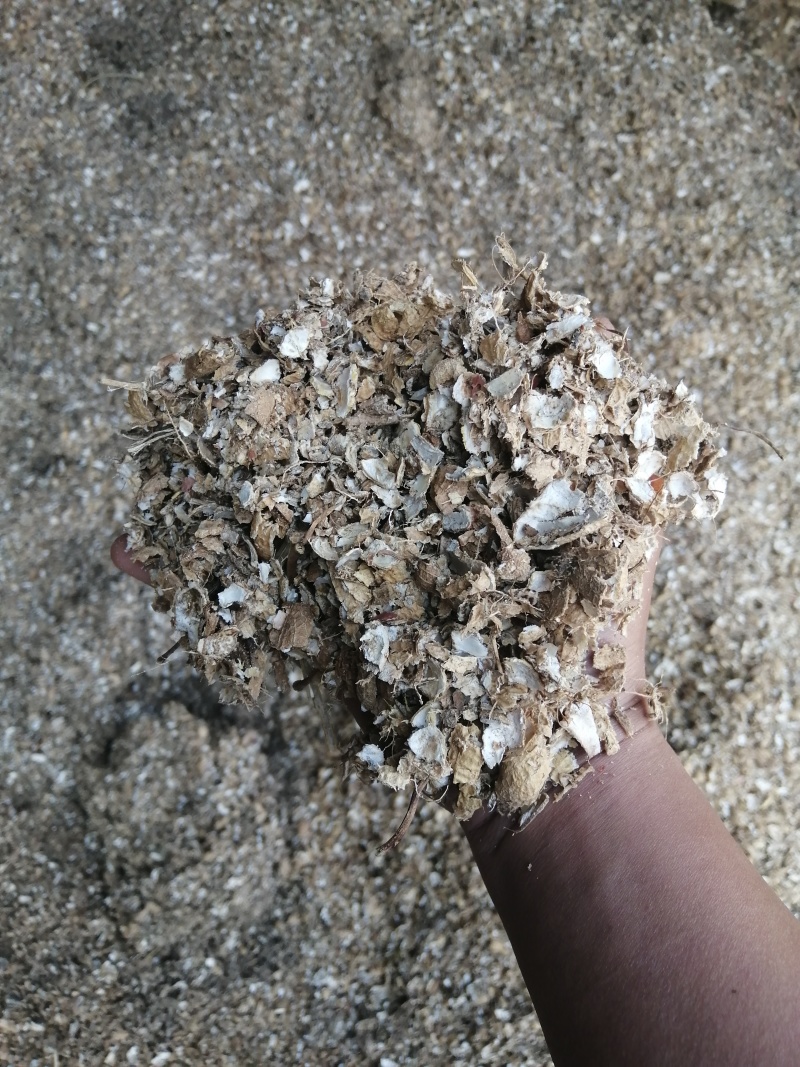 新花生壳，颜色漂亮，适合种植，肥料，菌类种植等大量供应。