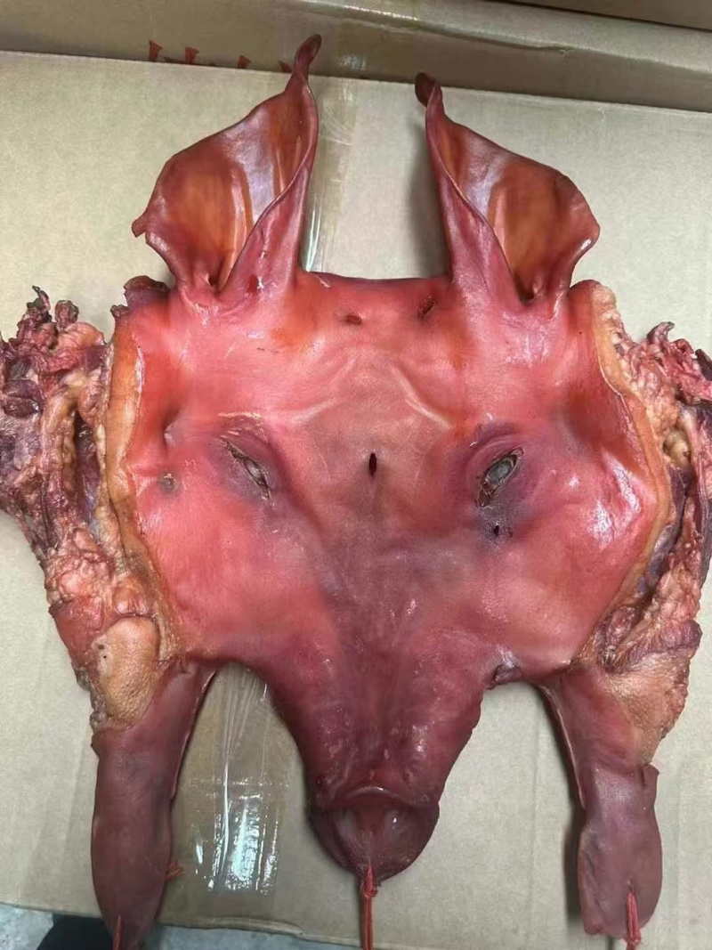烟熏猪板头烟熏整猪板头无耳猪板头烟熏猪头肉地摊批发