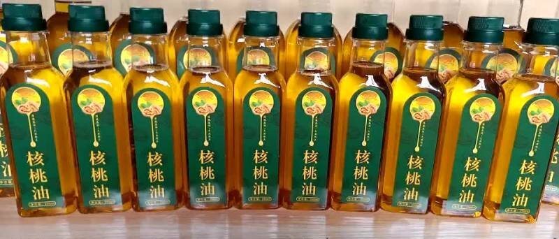 阿克苏薄皮核桃手工剥壳，低温冷榨核桃油，原产地直发。