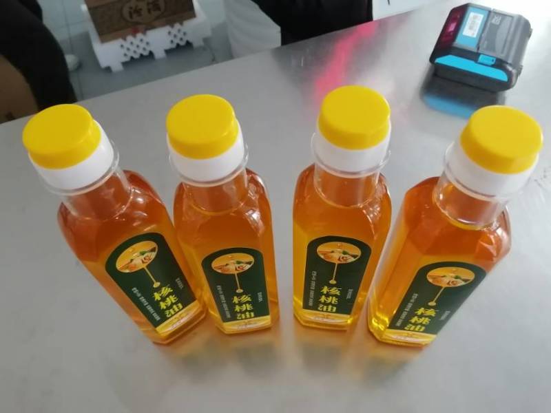 阿克苏薄皮核桃手工剥壳，低温冷榨核桃油，原产地直发。