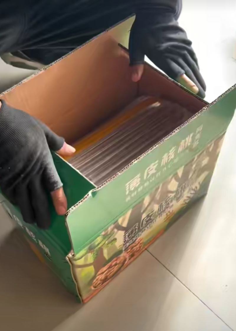 阿克苏薄皮核桃手工剥壳，低温冷榨核桃油，原产地直发。