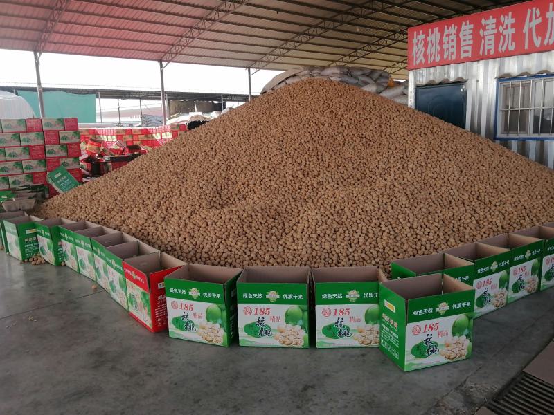 阿克苏薄皮核桃手工剥壳，低温冷榨核桃油，原产地直发。