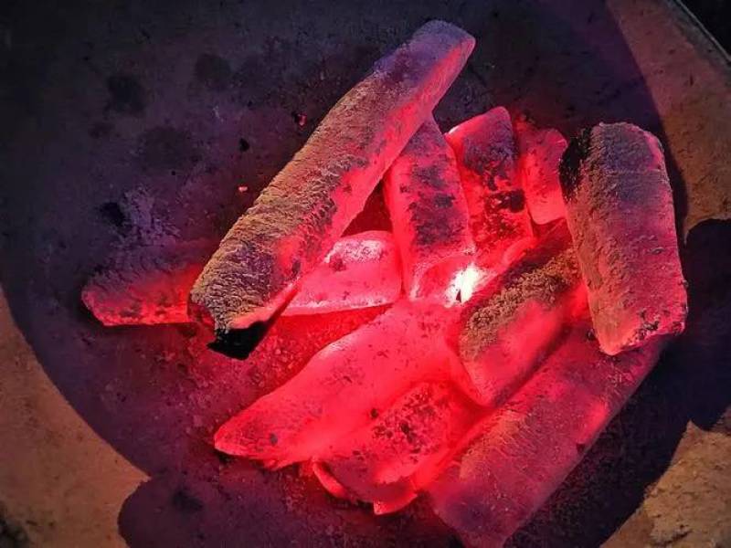 荔枝炭粉机制烤火炭取暖炭火锅围炉煮茶等