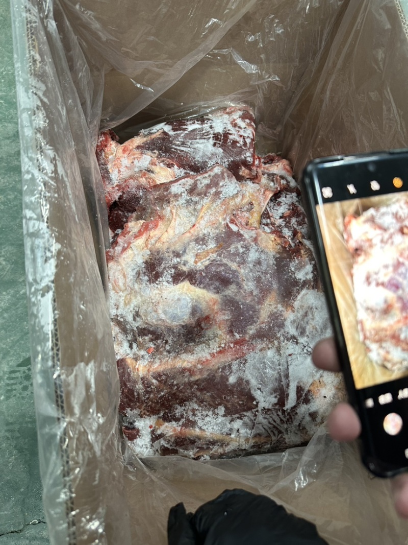 纯干牛肉，货源充足，全国发货，手续齐全，需要的老板联系。