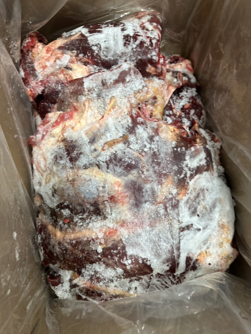 纯干牛肉，货源充足，全国发货，手续齐全，需要的老板联系。