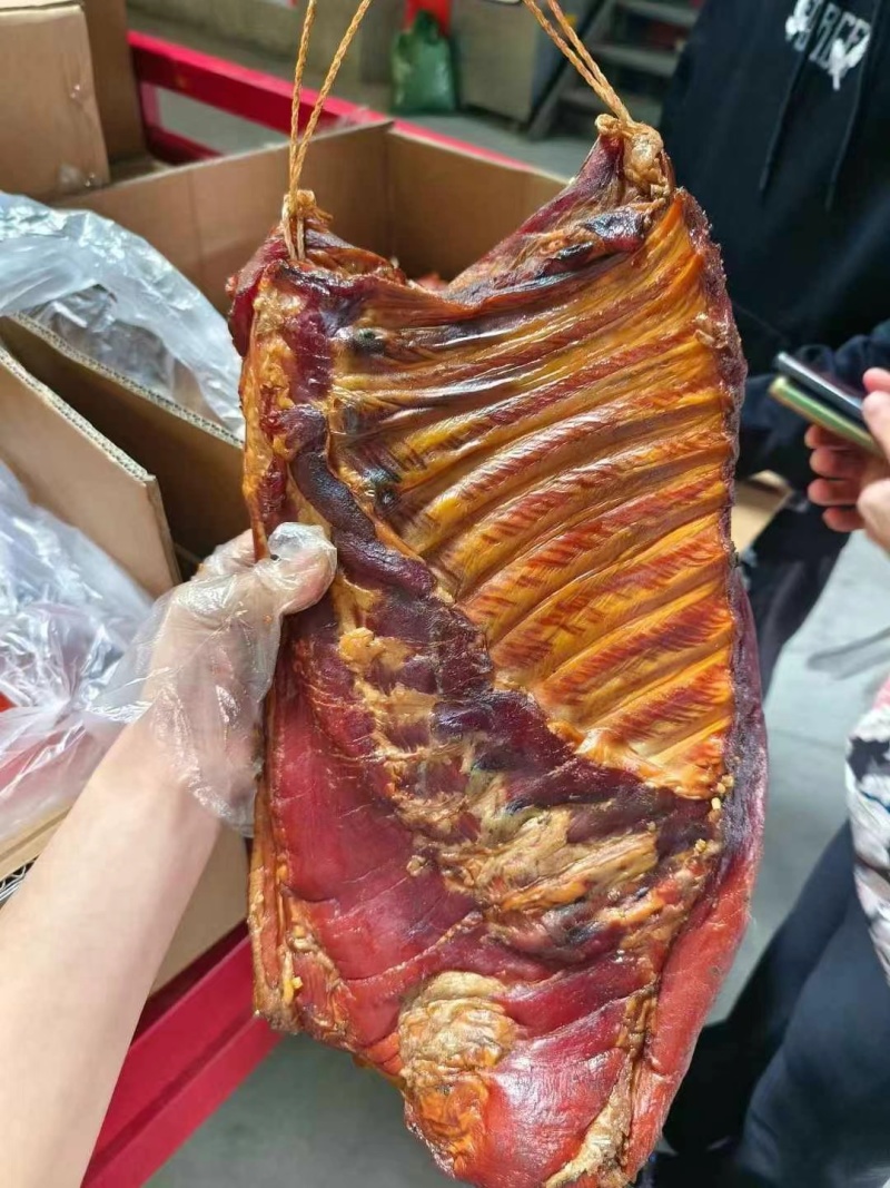 货源充足正宗腊肉烟熏中方腊肉欢迎采购