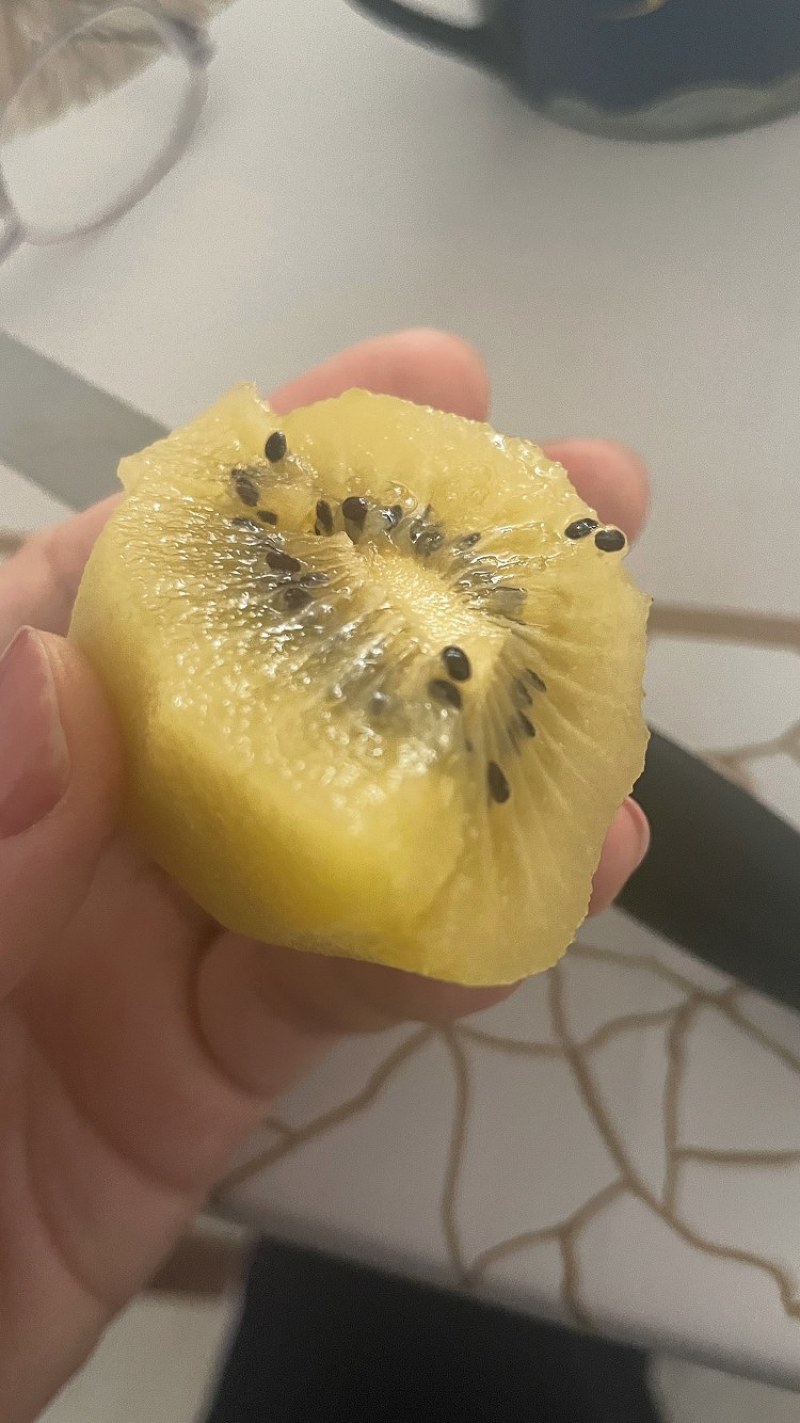 黄心猕猴桃60_80克冷库现货