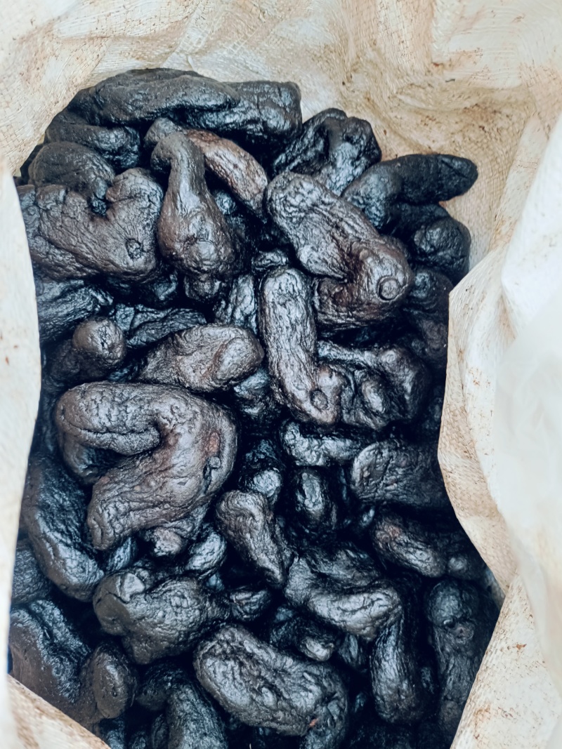 制黄精，九蒸九晒古法炮制精选大个，8~9个一公斤个个精选