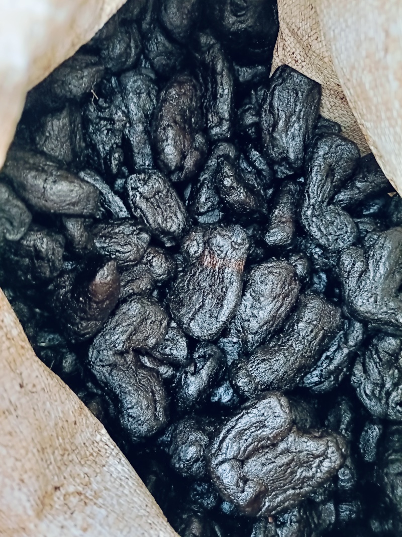 制黄精，九蒸九晒古法炮制精选大个，8~9个一公斤个个精选