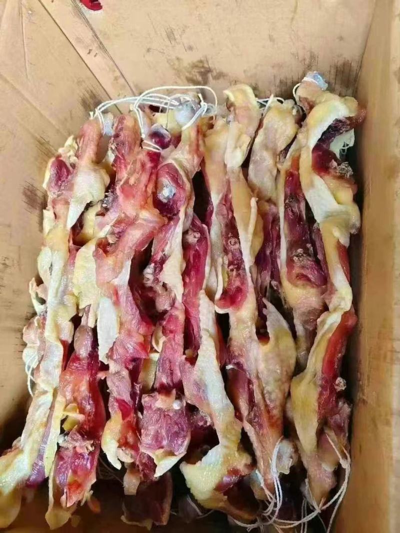 腊鸡条颜色好，条形好，干度好，肉多，带独立挂绳。
